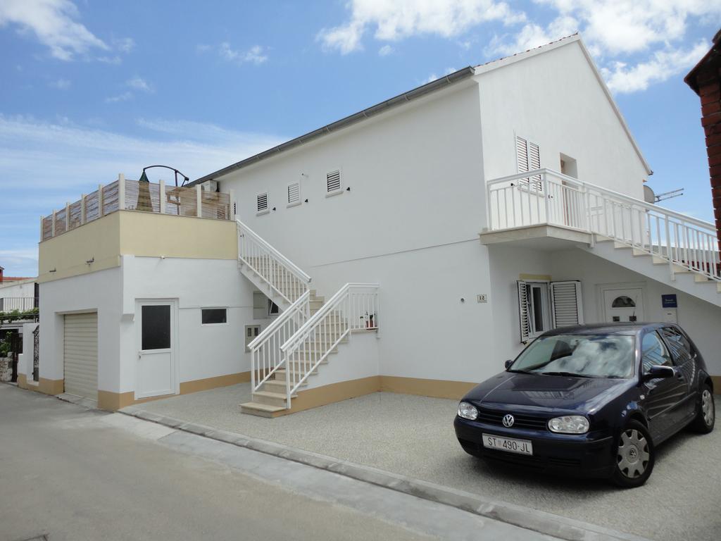 Vucic Apartments Хвар Екстериор снимка