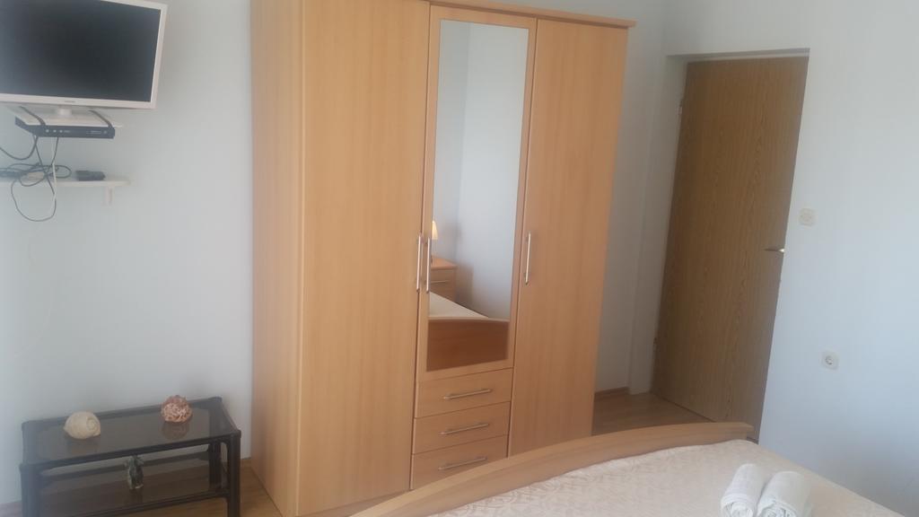 Vucic Apartments Хвар Екстериор снимка