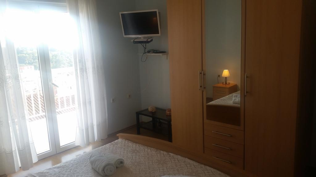 Vucic Apartments Хвар Екстериор снимка