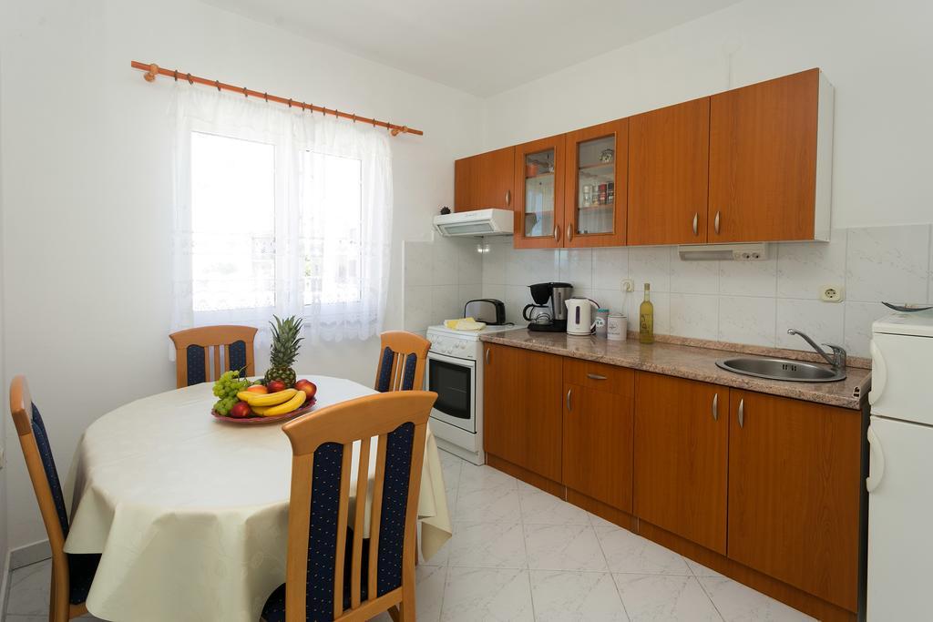 Vucic Apartments Хвар Екстериор снимка