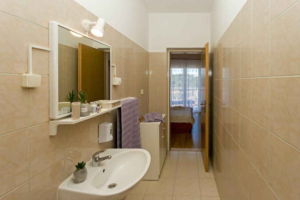 Vucic Apartments Хвар Екстериор снимка