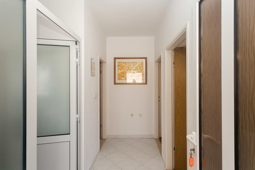 Vucic Apartments Хвар Екстериор снимка